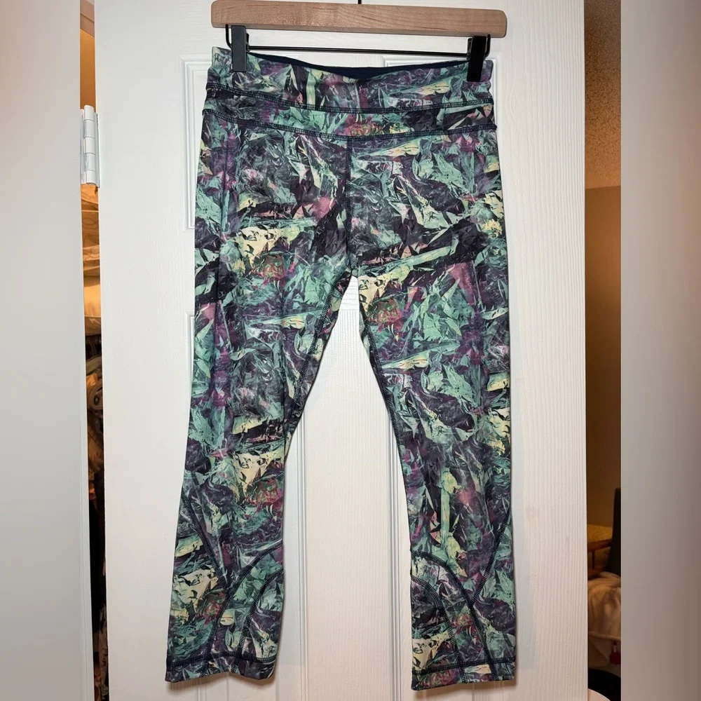 Lululemon Inspire‎ Crop Leggings II *All Full-On Luxtreme in Iridescent Multi